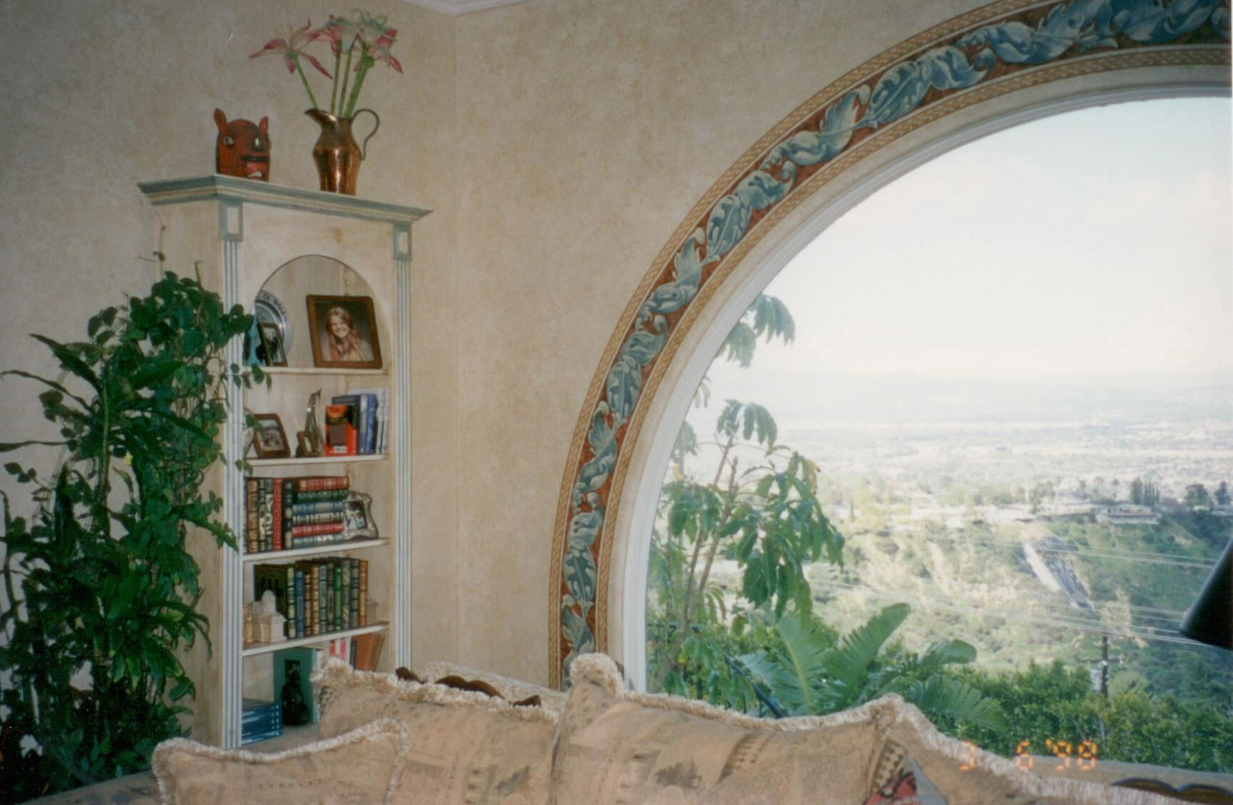 Venetian Plaster Wall - Luxury textured finish with depth